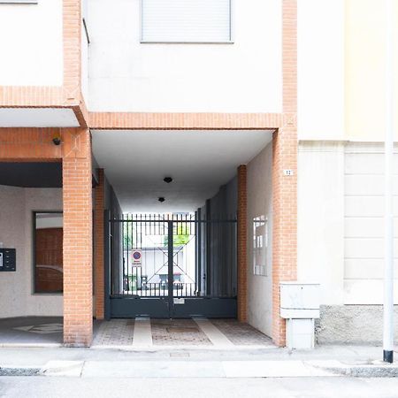 V12 Apartments - Tadini 14 ノヴァーラ エクステリア 写真