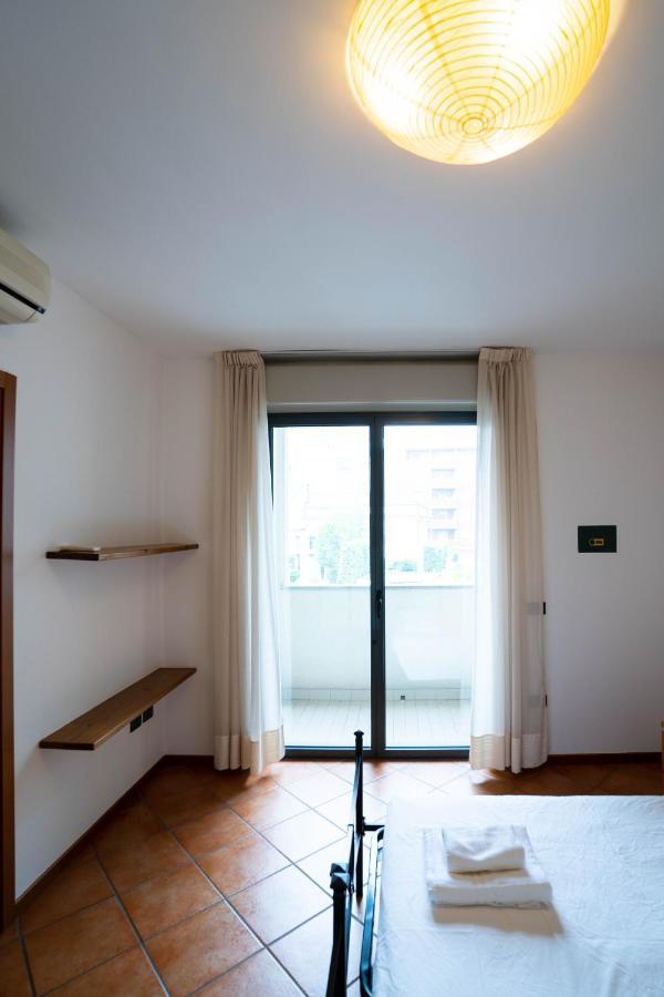 V12 Apartments - Tadini 14 ノヴァーラ エクステリア 写真