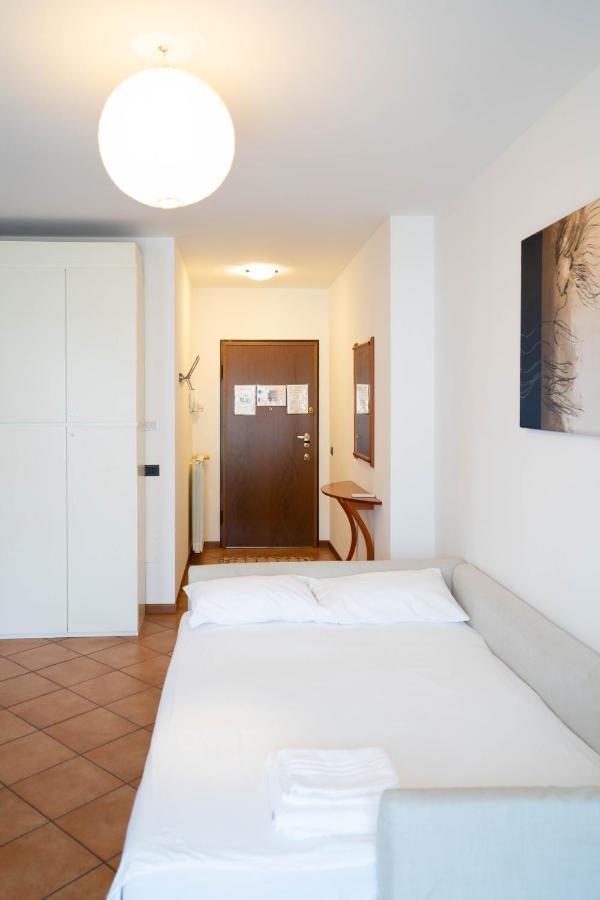 V12 Apartments - Tadini 14 ノヴァーラ エクステリア 写真