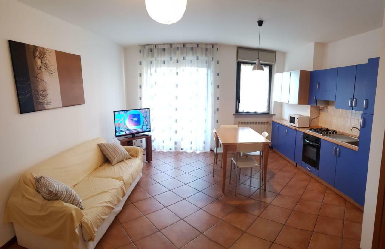 V12 Apartments - Tadini 14 ノヴァーラ エクステリア 写真